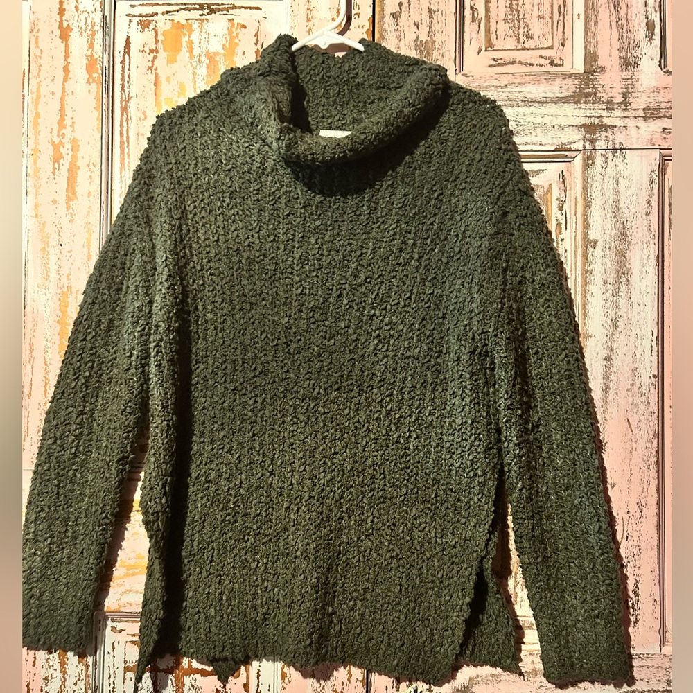 Lush Forest Green Textured Turtleneck Sweater